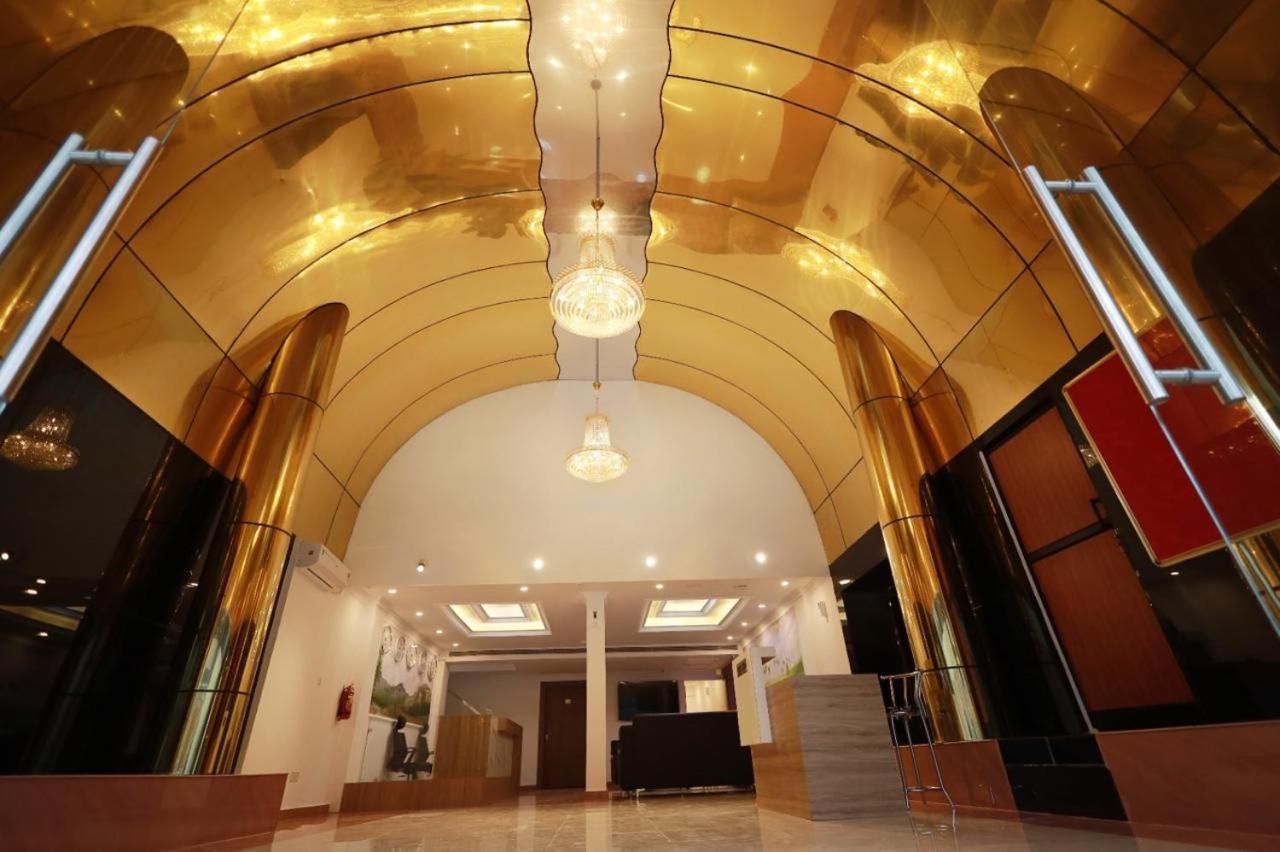 Pearl Residency Hotel Ayoor Exterior foto