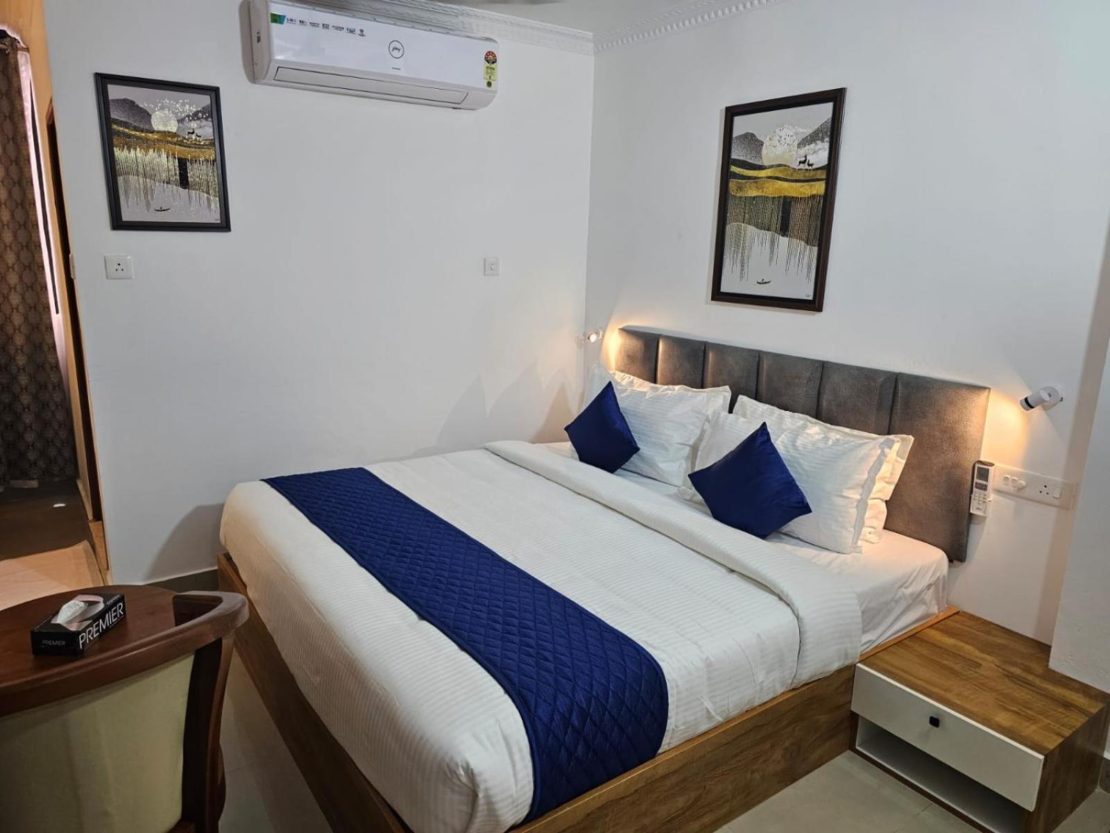 Pearl Residency Hotel Ayoor Exterior foto