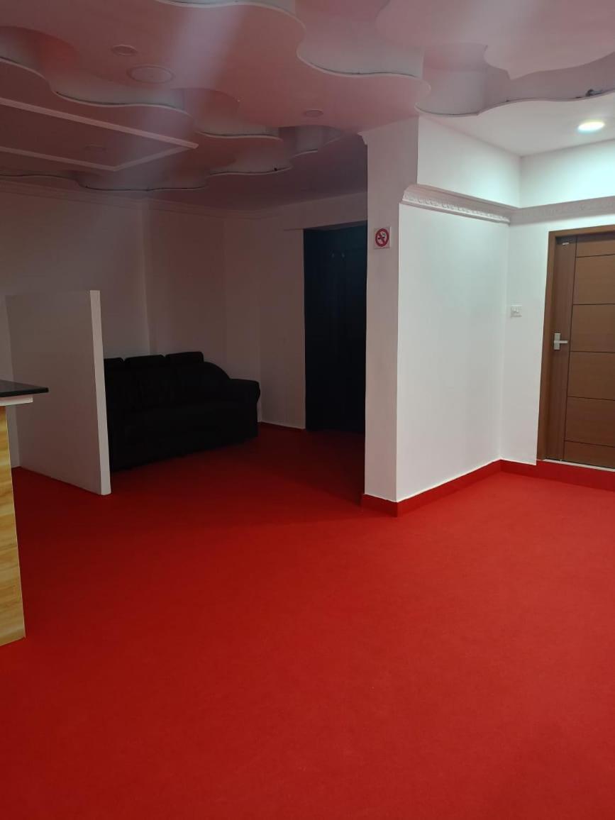 Pearl Residency Hotel Ayoor Exterior foto